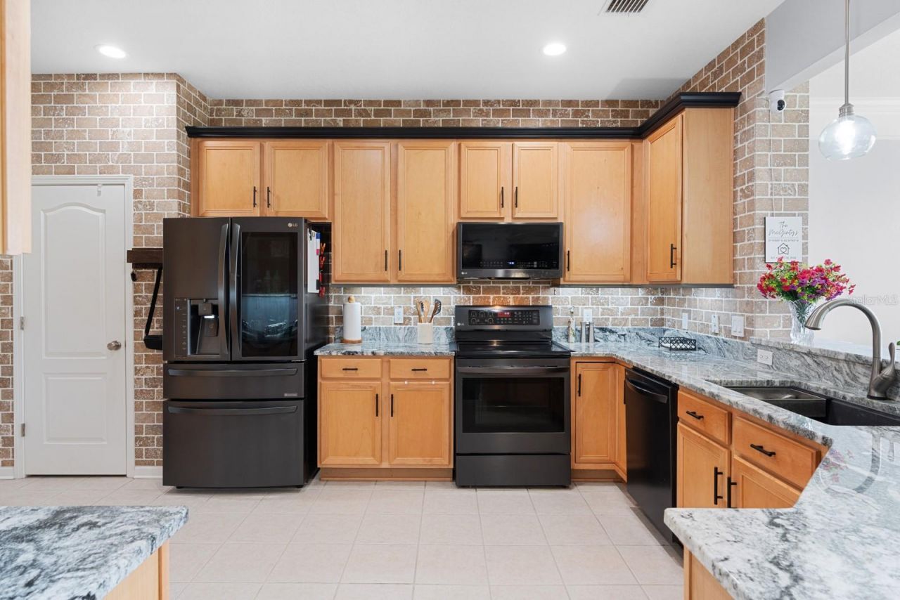 4635 Pond Ridge Drive , Riverview, FL 33578 Photo