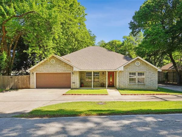 211 Ashford Lane , Midlothian, TX 76065
