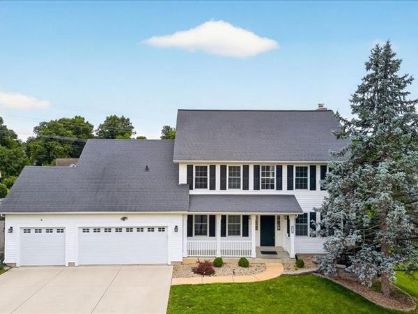 12112 Fahrpark Lane, St Louis, MO 63146