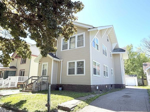 321 3rd Street NW, Mason City, IA 50401