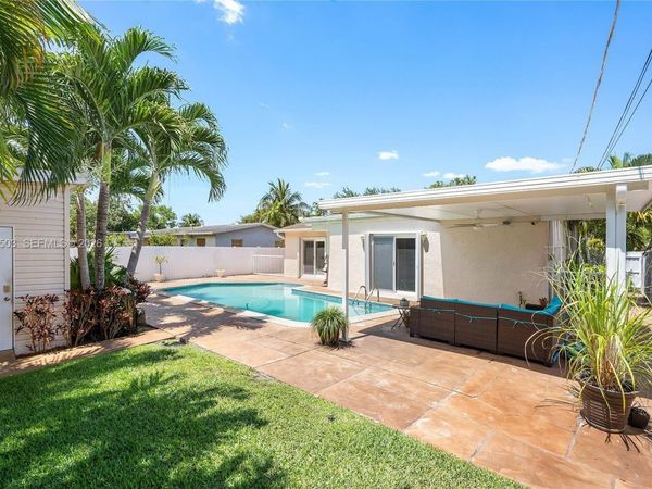 3021 N 72nd Way , Hollywood, FL 33024