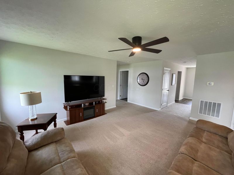 1958 Lake Crest Drive , Grove City, OH 43123 Photo 3