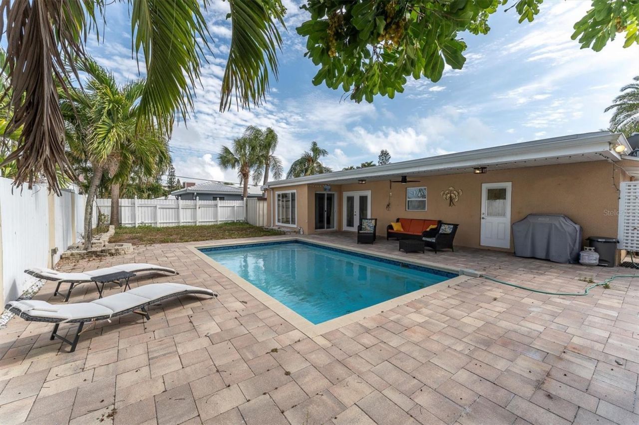 5923 2nd Street E, Saint Pete Beach, FL 33706 Photo