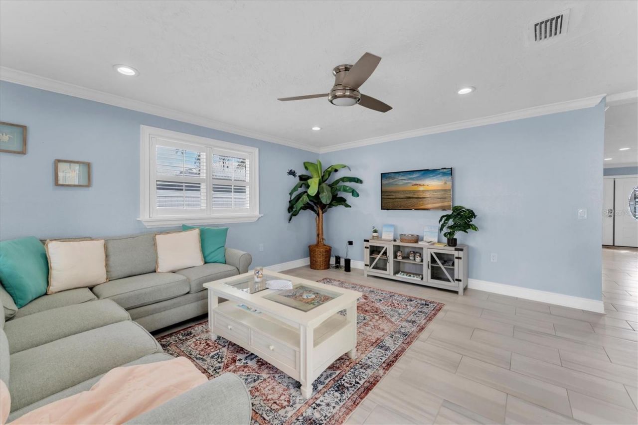 5923 2nd Street E, Saint Pete Beach, FL 33706 Photo