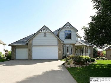 710 Bailey Drive , Papillion, NE 68046