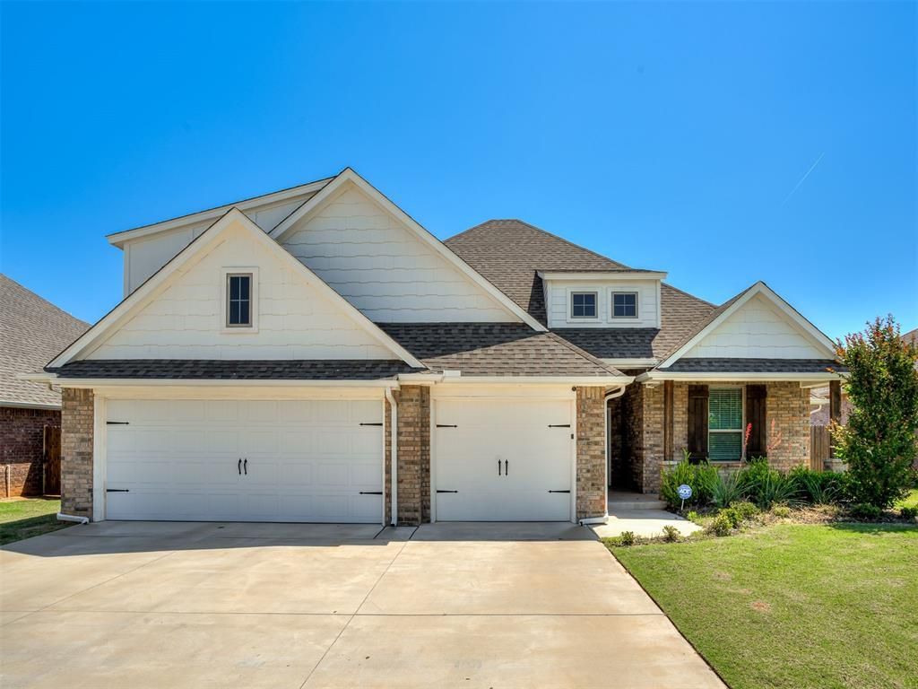 800 Bison Crossing Drive, Yukon, OK 73099 Main Photo