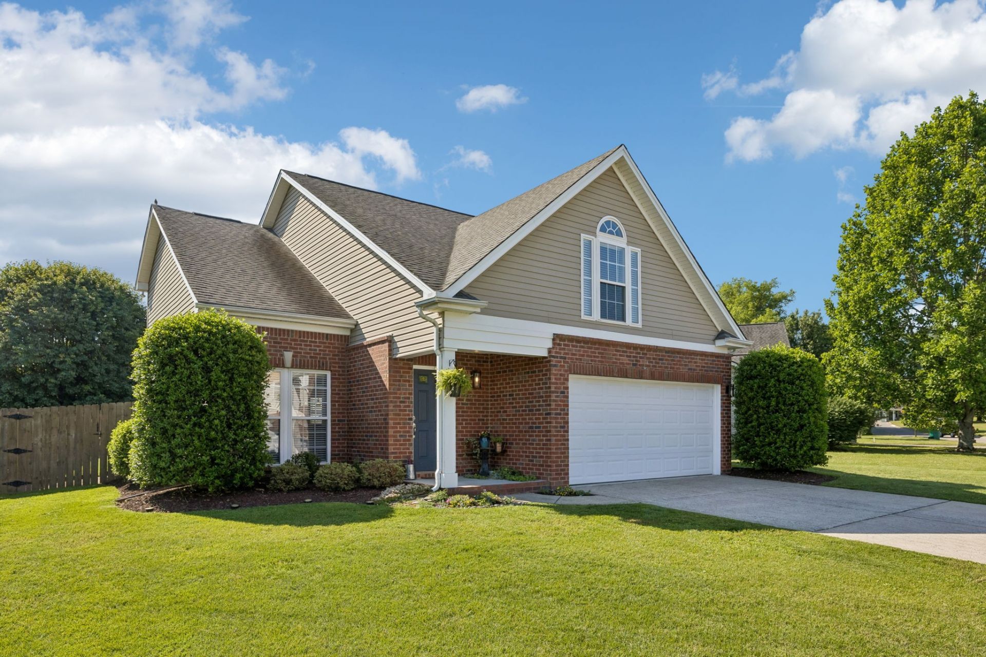 410 Creekside Ln , Spring Hill, TN 37174 Main Photo