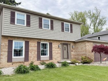 1215 Eastland Drive, Oregon, OH 43616