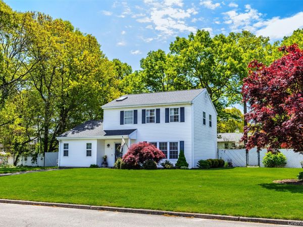 2 Blair Court , Coram, NY 11727