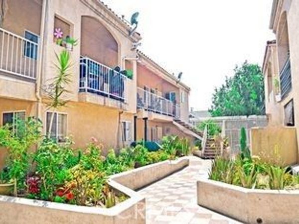 6150 Rugby Avenue, Unit 212, Huntington Park, CA 90059