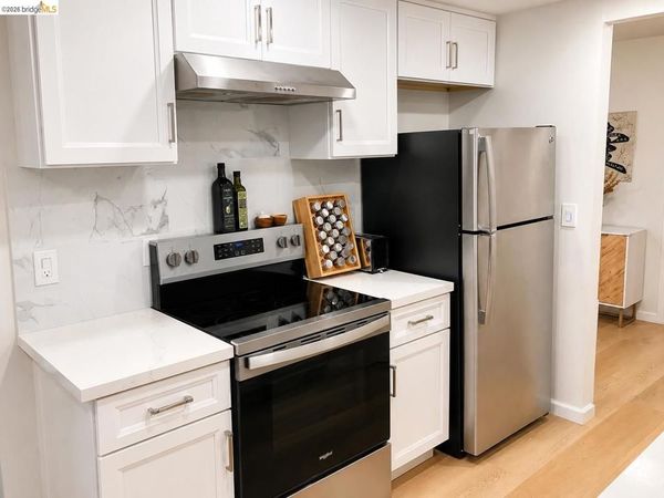8761 Mountain Blvd, Unit 11, Oakland, CA 94605