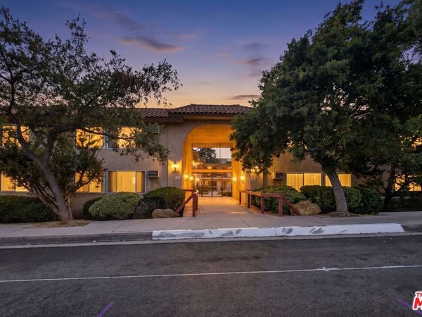 3907 La Crescenta Avenue, Unit 203, La Crescenta, CA 91214