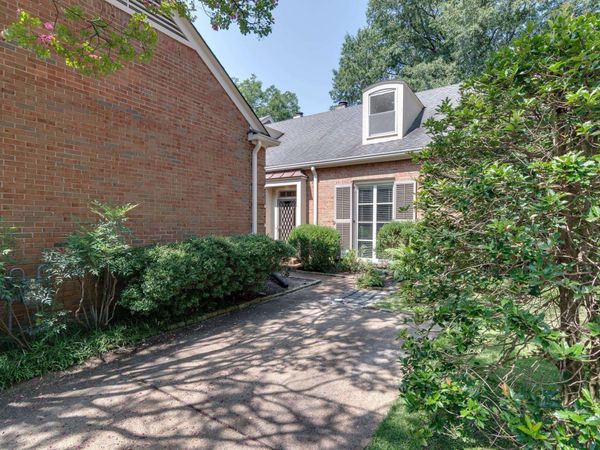 575 CLUB WALK LN, Unit 2, Memphis, TN 38111