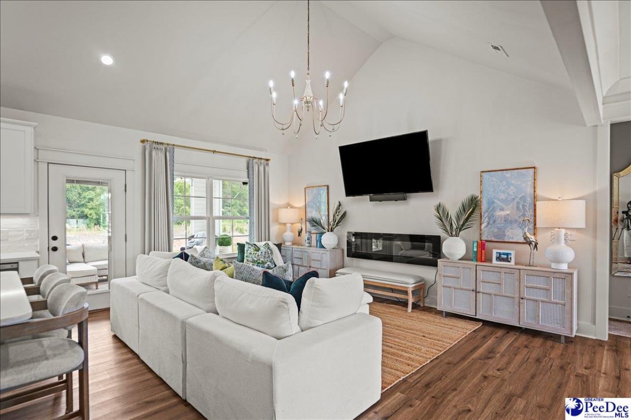 2942 Suzanne Drive Photo 8