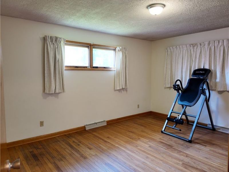 67156 Joella Drive , Saint Clairsville, OH 43950 Photo 12