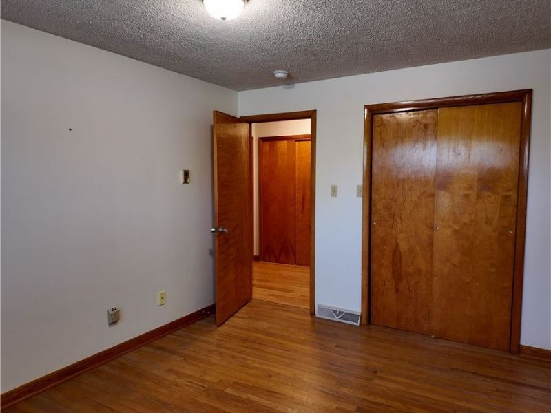 67156 Joella Drive , Saint Clairsville, OH 43950 Photo 15