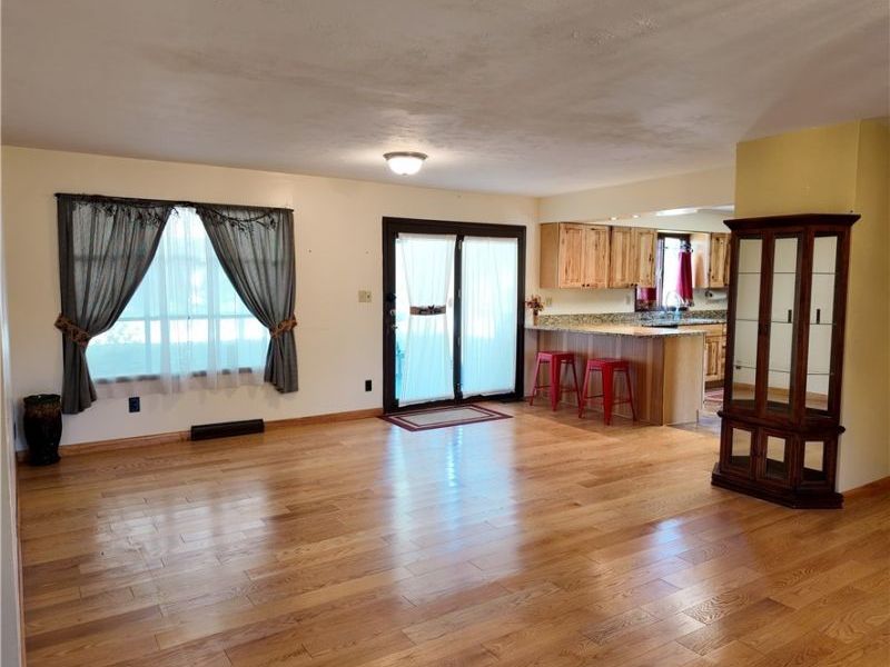 67156 Joella Drive, Saint Clairsville, OH 43950 Photo 4