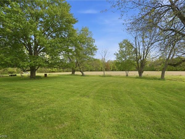 2530 Kinsman Road NE, North Bloomfield, OH 44450
