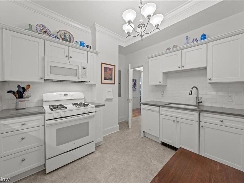 13605 Shaker Boulevard , Unit 2B, Cleveland, OH 44120 Photo 20
