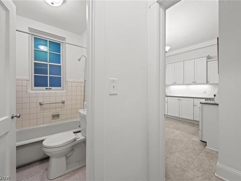 13605 Shaker Boulevard , Unit 2B, Cleveland, OH 44120 Photo 26