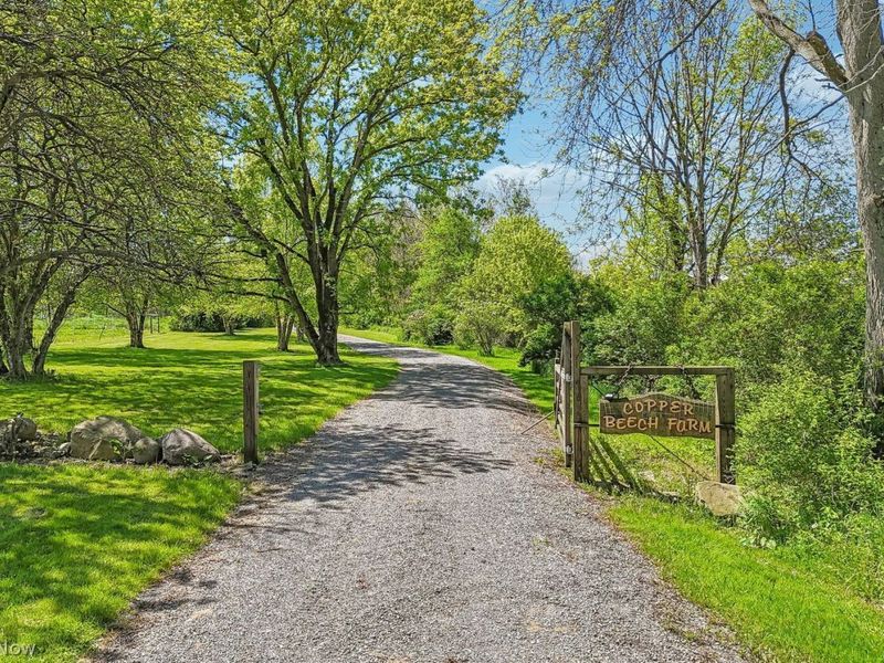 17151 Farmington Road, West Farmington, OH 44491 Photo 2