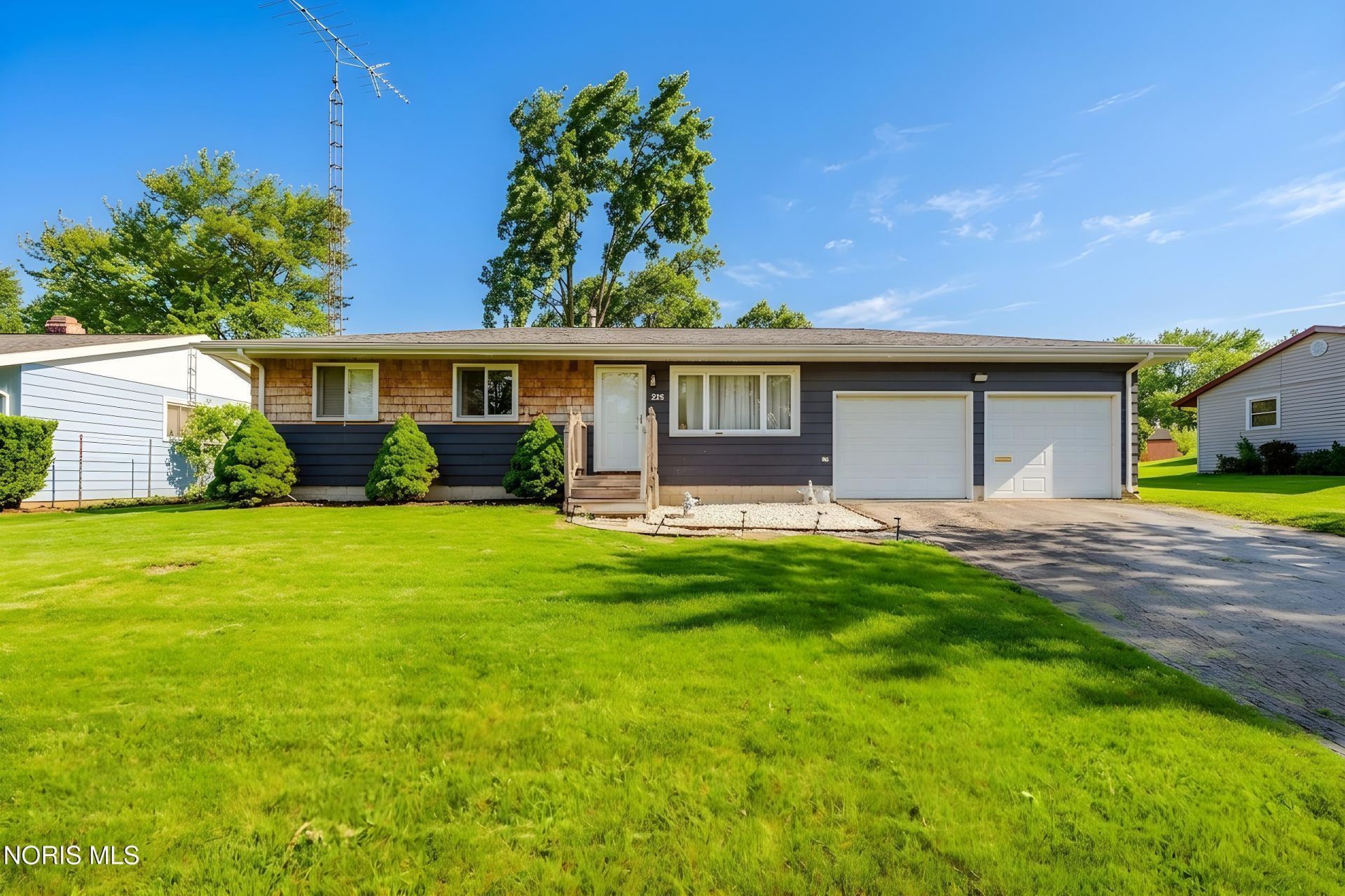 228 Edinborough Drive , Findlay, OH 45840 Main Photo