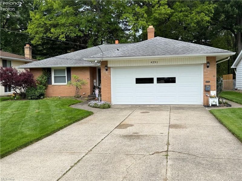 4291 Brendan Lane, North Olmsted, OH 44070 Photo 2