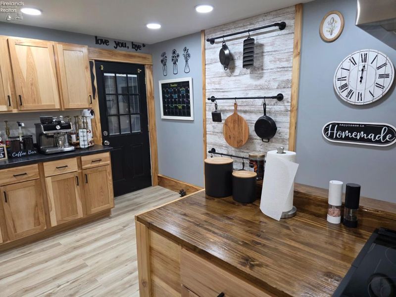 51 W Hooker Street, New London, OH 44851 Photo 9
