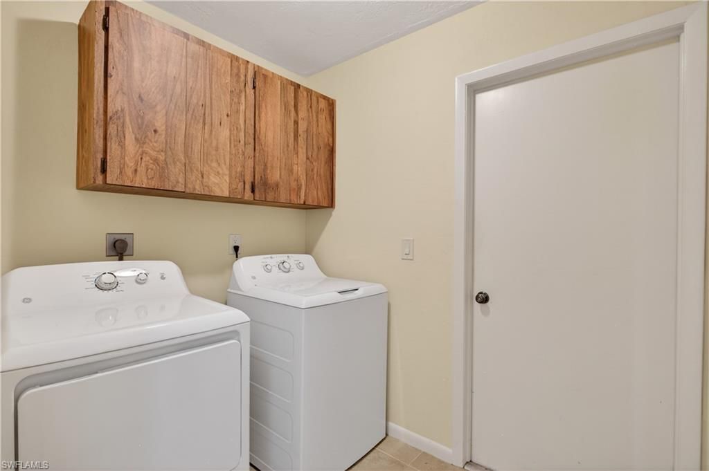 9708 Foxglove Cir, Fort Myers, FL 33919 Photo