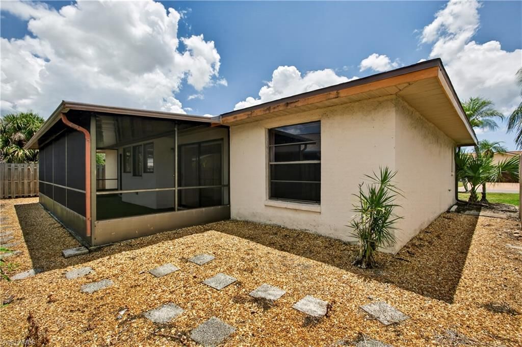 9708 Foxglove Cir, Fort Myers, FL 33919 Photo