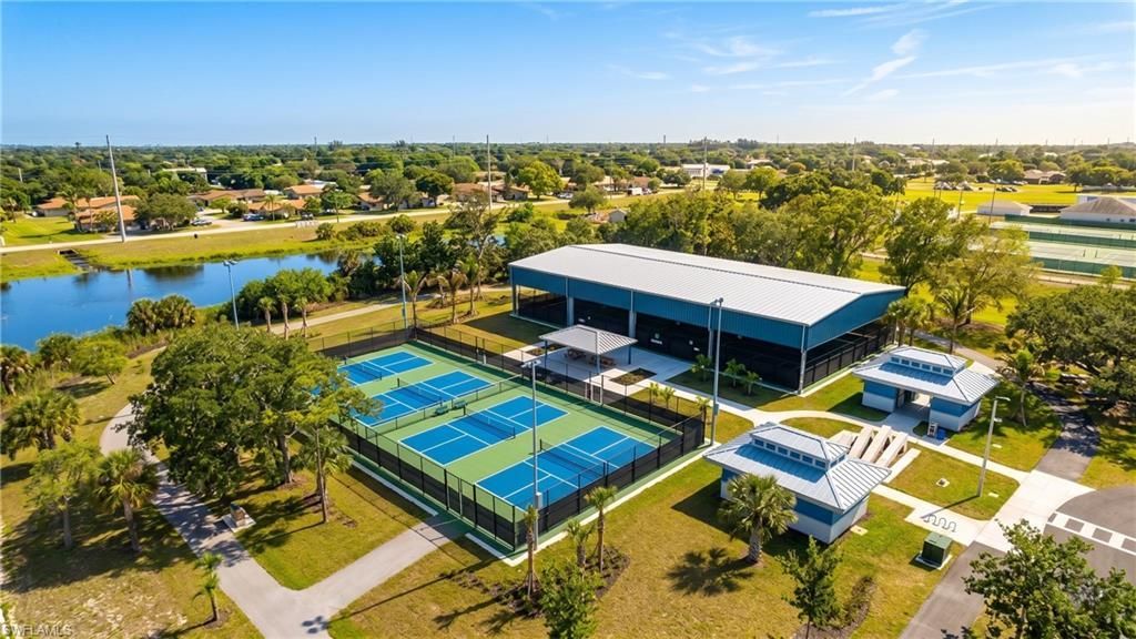 9708 Foxglove Cir, Fort Myers, FL 33919 Photo