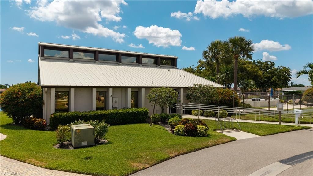 9708 Foxglove Cir, Fort Myers, FL 33919 Photo