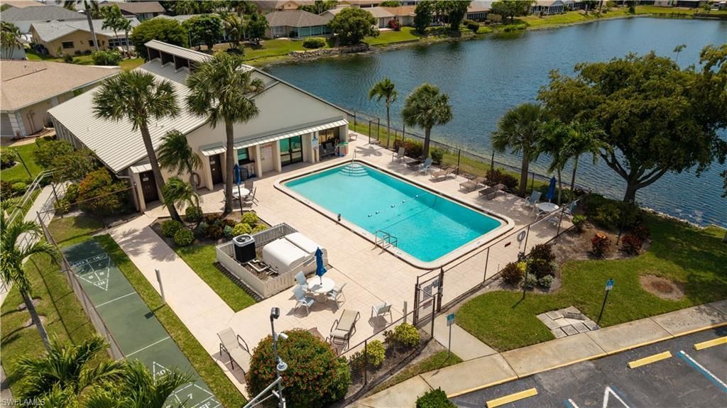 9708 Foxglove Cir, Fort Myers, FL 33919 Photo