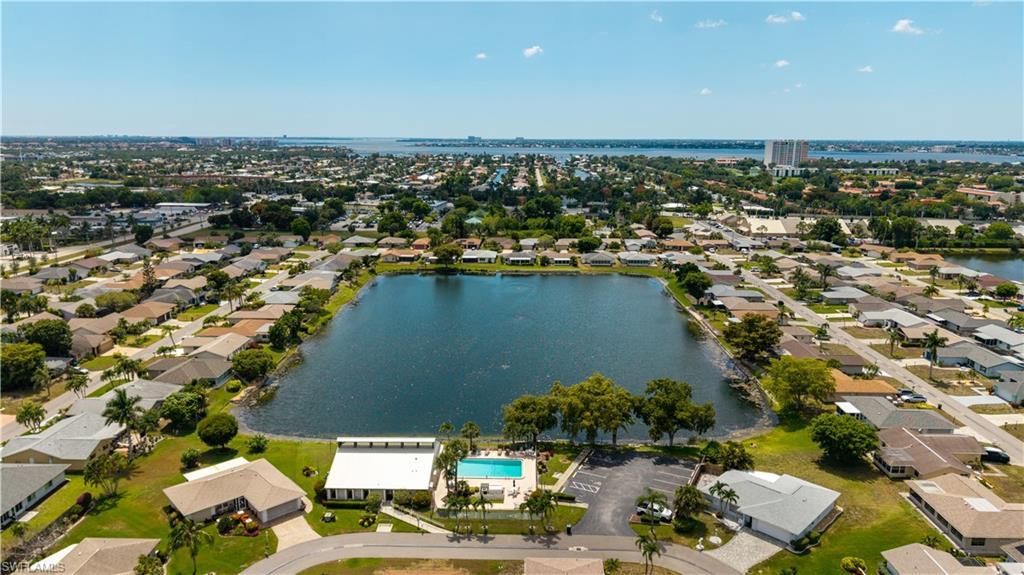 9708 Foxglove Cir, Fort Myers, FL 33919 Photo