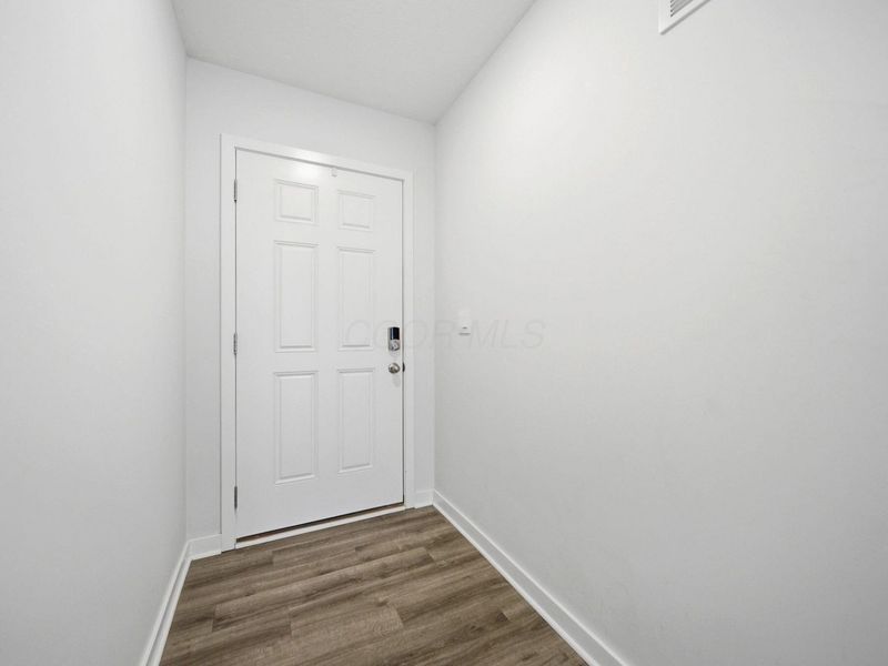 3057 Lamptonridge Drive , Columbus, OH 43232 Photo 5
