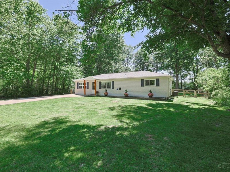 2296 Wilshire Circle, Stonelick Twp, OH 45122 Photo 2