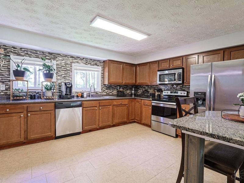 2296 Wilshire Circle, Stonelick Twp, OH 45122 Photo 4