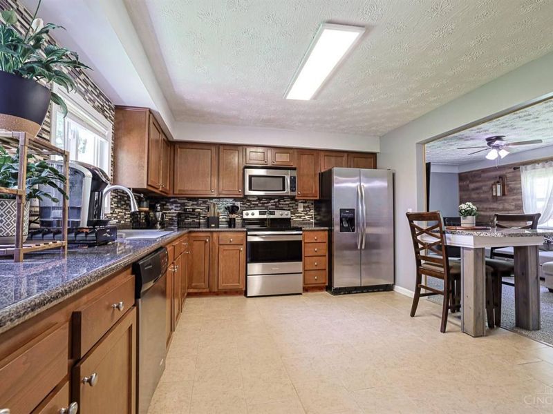 2296 Wilshire Circle, Stonelick Twp, OH 45122 Photo 5
