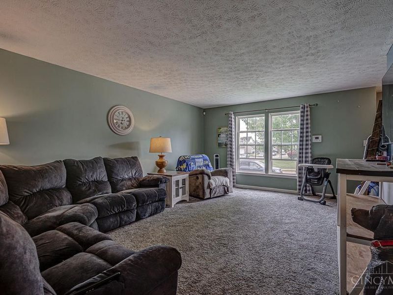 516 Delaware Crossing, Trenton, OH 45067 Photo 3