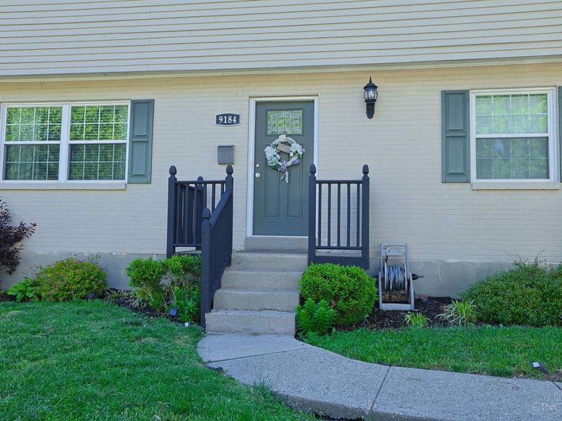 9184 Millcliff Drive, Springfield Twp., OH 45231 Photo 2