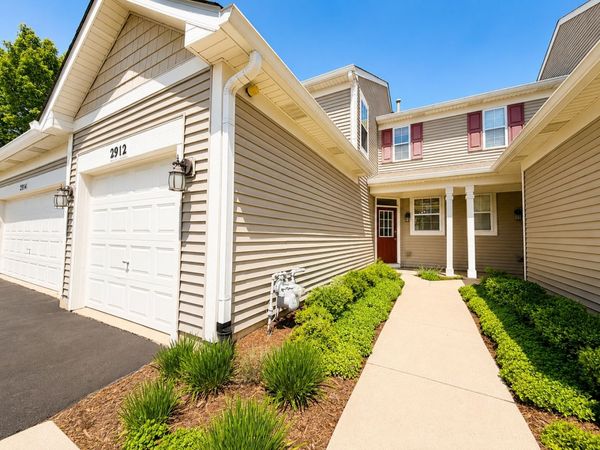 2912 White Thorn Circle , Naperville, IL 60564