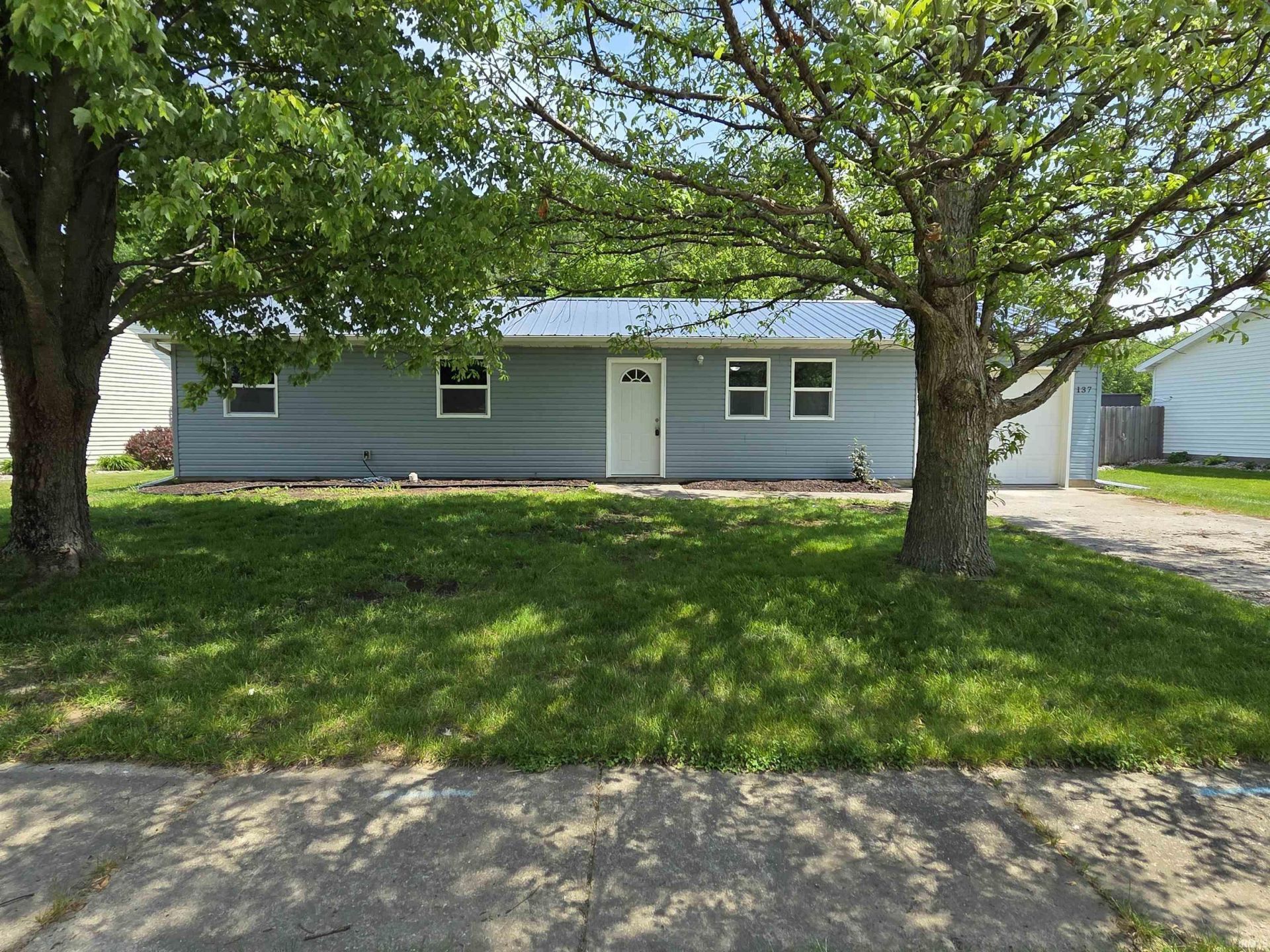 137 Staunton Avenue, Churubusco, IN 46723 Main Photo