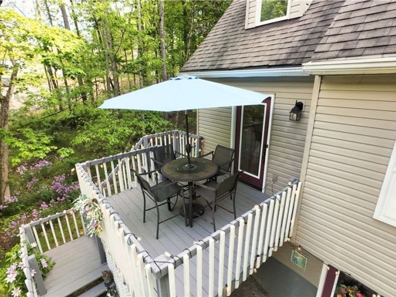 677 Floral Valley E, Howard, OH 43028 Photo 10