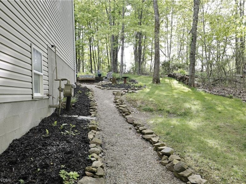 677 Floral Valley E, Howard, OH 43028 Photo 16