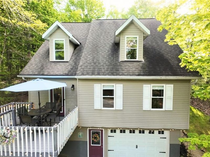 677 Floral Valley E, Howard, OH 43028 Photo 2