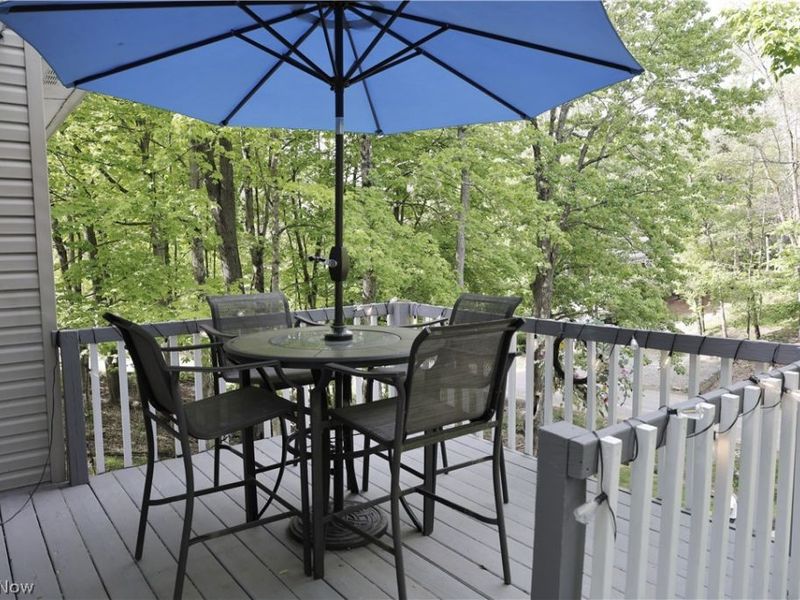 677 Floral Valley E, Howard, OH 43028 Photo 8