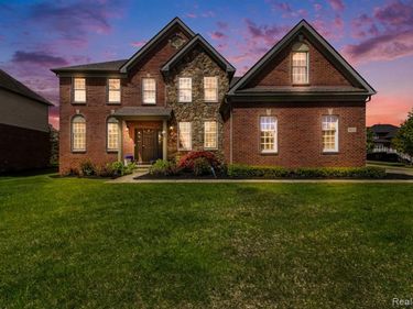 50371 LANGLEY Drive, Novi, MI 48374