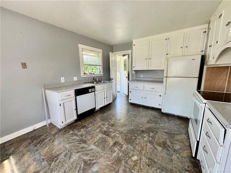 1201 Eureka Drive, Dayton, OH 45419 Photo 11