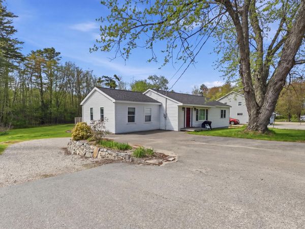 188 Middlesex Road, Topsham, ME 04086