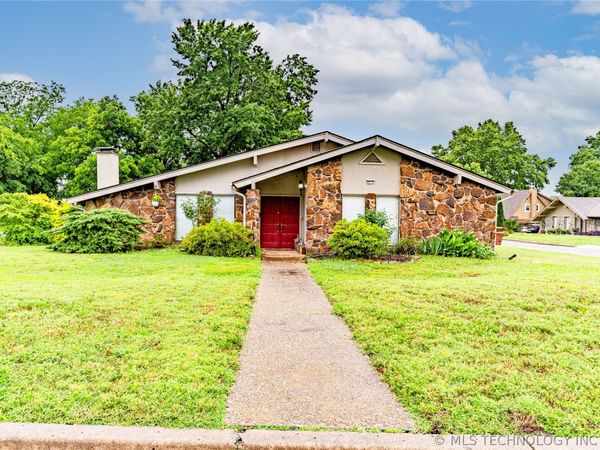 2212 S Hickory Place, Broken Arrow, OK 74012